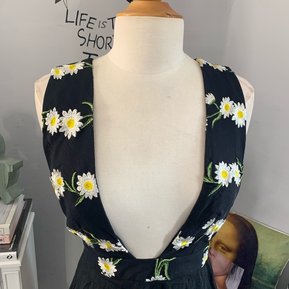 FashionNova// floral dress size small - Picture 6 of 9